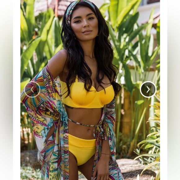 Varda swimsuit , size S , 75 C (34C) , color electric Blue - Picture 9 of 9